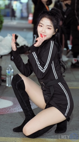 <strong><font color='red'>[2P]</font></strong>[.7402][LIKEYƷ][4K][191223][Clock Sally][Lip & Hip]