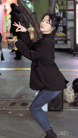 <strong><font color='red'>[1P]</font></strong>[.7131][LIKEYƷ][191206][CLOCK][4K][Sally]