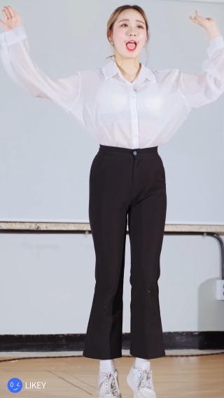 10099.200719 (CLOCK) (Jeong-In) ohmygirl